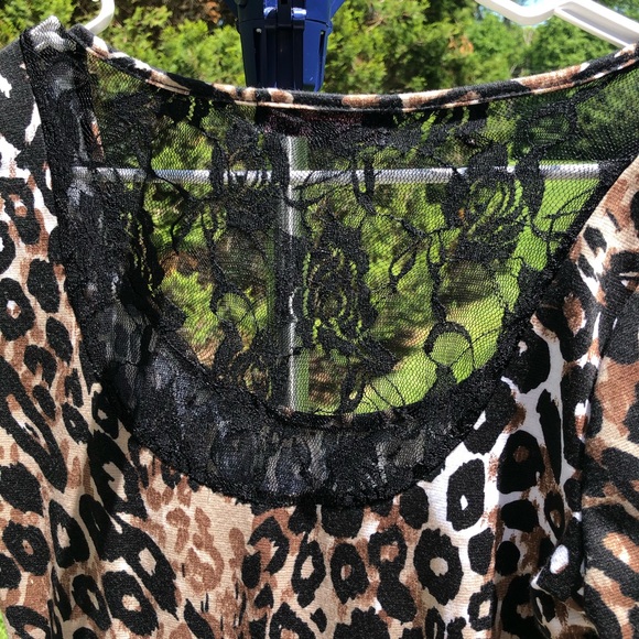 Almost Famous leopard peplum blouse size S - Picture 5 of 6